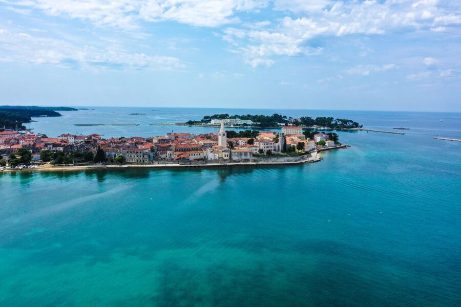 Poreč: Dolphin Spotting Cruise with Included Drinks - What the Crew Adds to the Two Hours