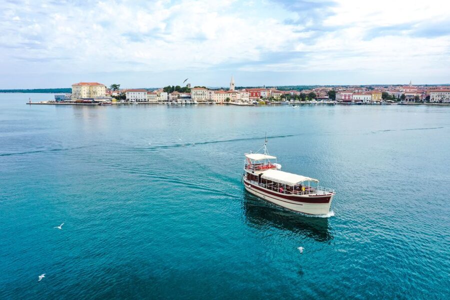 Poreč: Dolphin Spotting Cruise with Included Drinks - Who Will Enjoy This Cruise Most?