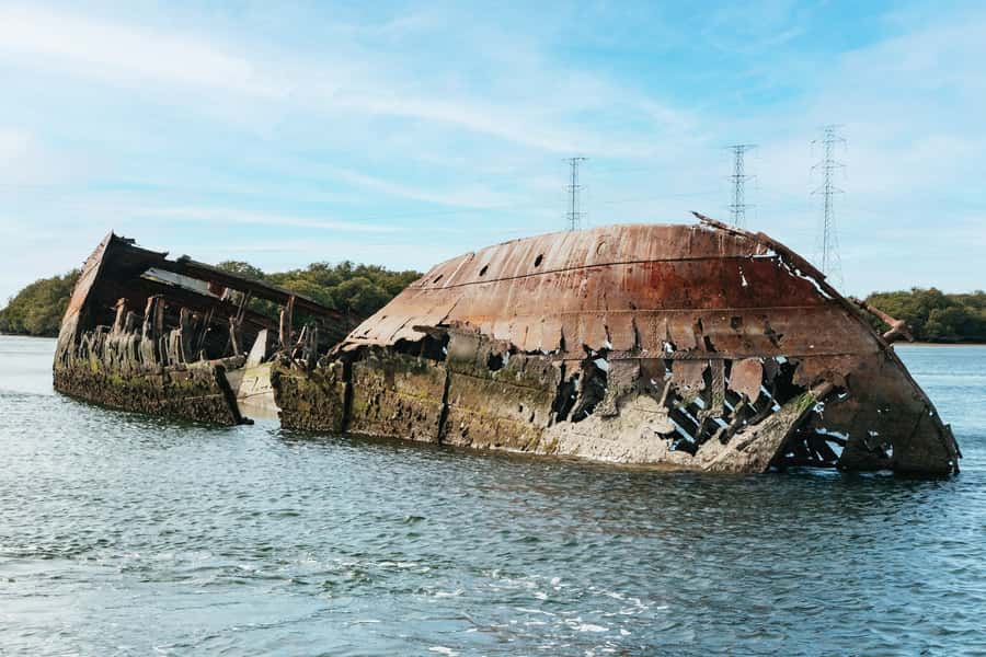 Port Adelaide: Dolphin and Ships Graveyard Cruise - Boarding beneath the lighthouse at Port Adelaide