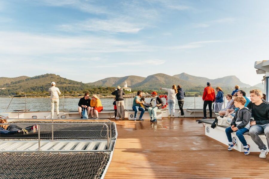 Port d'Alcudia: Sunrise at Sea & Dolphin Watching Boat Tour - The return cruise and simple breakfast