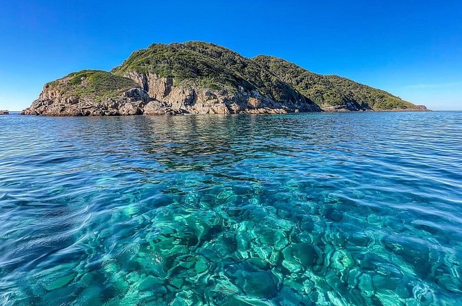 Port Stephens: Dolphin Watch Eco Adventure - Returning through Shoal Bay and Little Beach
