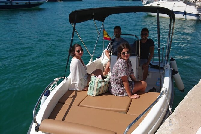 Private boat rental without title dolphin watching - Understanding the price and extra equipment