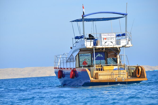 Private Dolphin House Boat Tour with Snorkeling & Lunch– Hurghada - The crew and the feel of the day