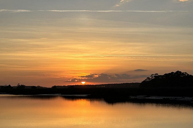 Private Folly Beach Dolphin Watching and Shelling tour - What to bring for the two-and-a-half-hour outing