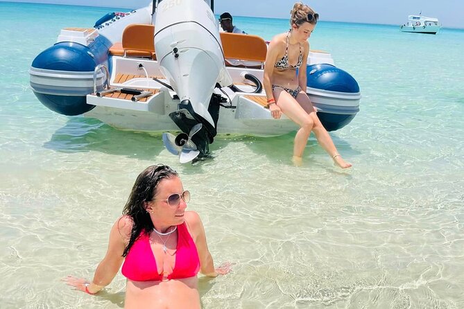 Private Speed Boat 4 Hours to White Island and Dolphin House - What this private Hurghada boat trip actually offers