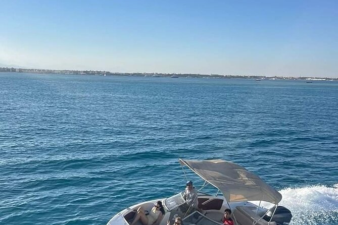 private speedboat 3 hours to dolphin house - Hurghada - Snorkeling at up to three stops