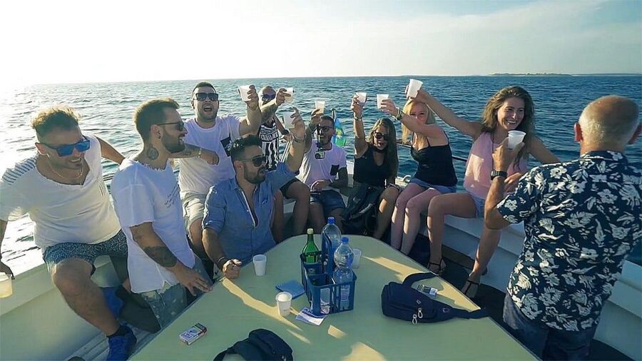 Pula: Brijuni Dolphins Sunset Cruise with Dinner and Drinks - Should you book the Pula Brijuni sunset cruise?
