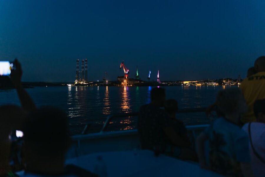 Pula: Dolphin&Sunset Cruise in Brijuni with Dinner&Drinks - Dinner, wine, and the practical meaning of all-inclusive