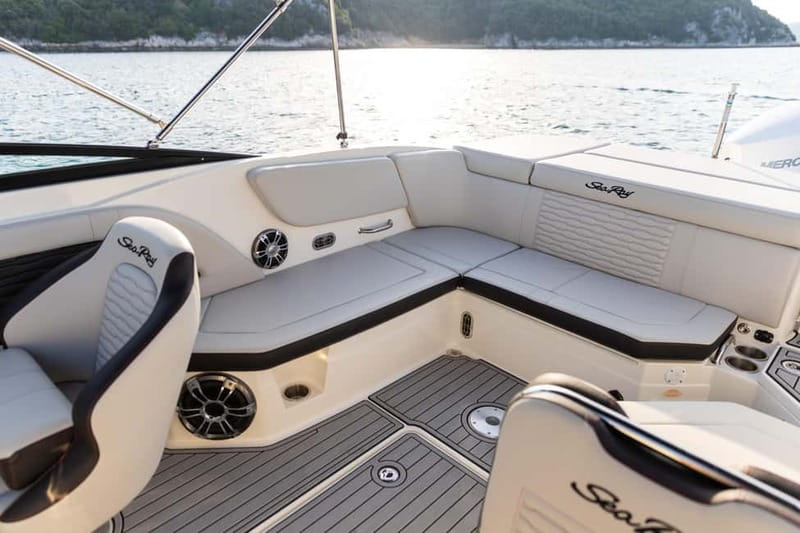 Rovinj: Dolphin Watching Sunset Speedboat Tour with Drinks - Sunset and the ride back to Rovinj