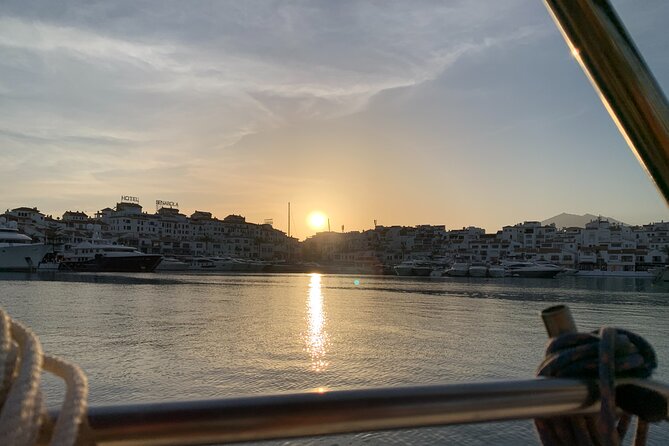 Sailing Adventure: Sailing, Dolphins and Relaxation with Drinks - Sailing along the Marbella coast