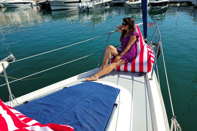 Shared Sailboat Experience Feel nature with dolphins - Snacks, drinks, and the small-boat atmosphere