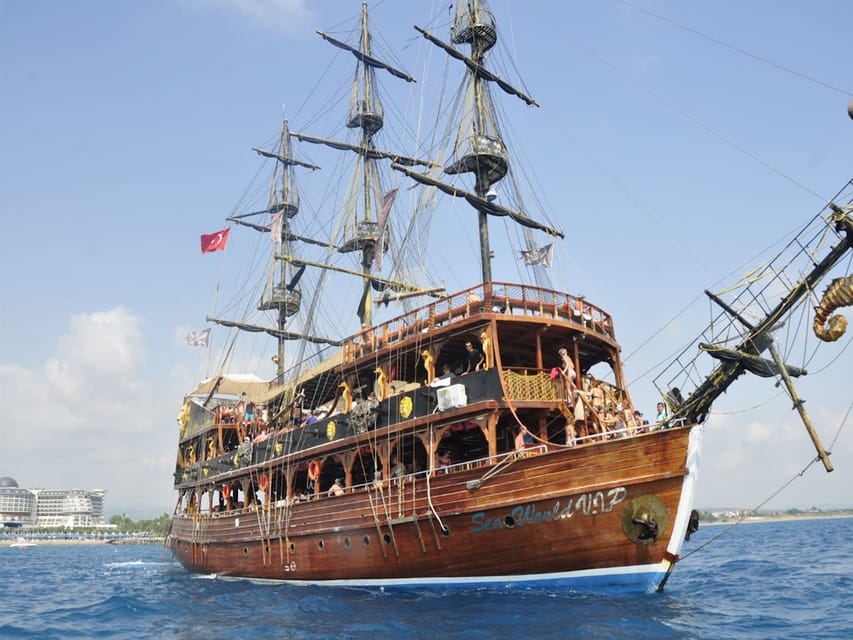 Side: Dolphin Island Boat Tour, Lunch, Sotf Drinks& Swimming - The first 30-minute swim and lunch stop