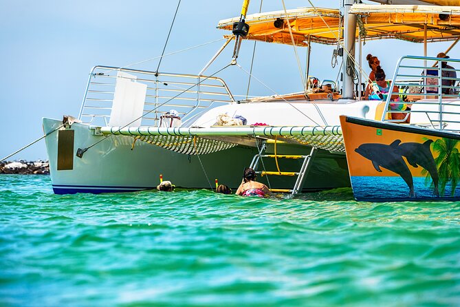 Snorkel & Dolphin Sightseeing Tour Aboard the Footloose - Who should book this outing?
