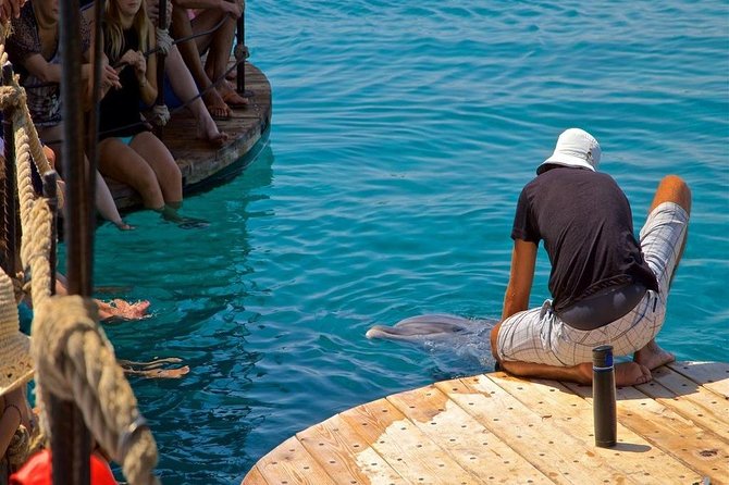 Snorkeling Trip At Satayh Dolphin Reef - Reaching the protected lagoon at Sataya