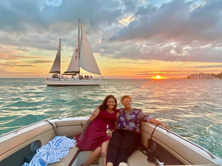 St. Petersburg: Private Barrier Island and Dolphin Boat Tour - Barrier island beaches and shell collecting