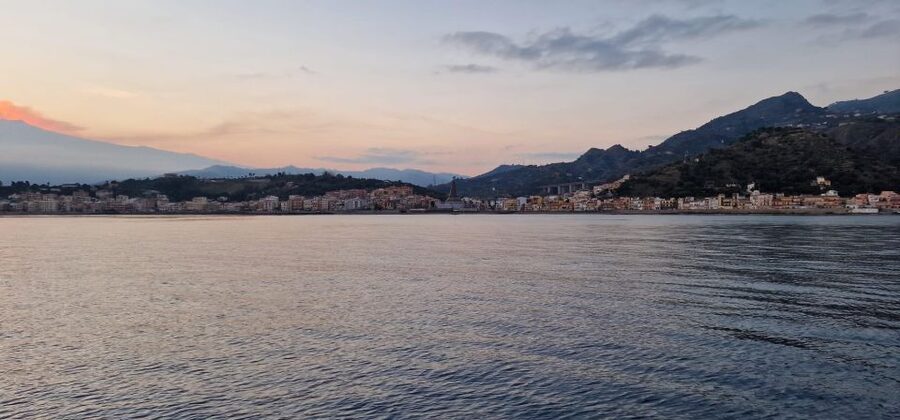 Sunset Tour and Searching Dolphins - What the service is like on board
