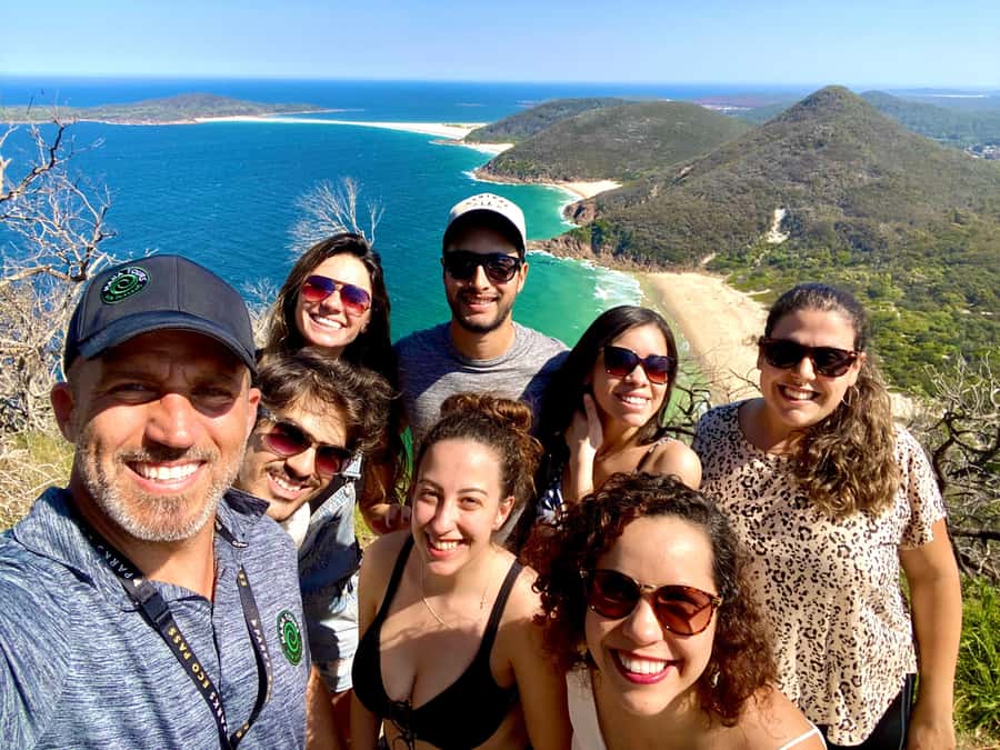Sydney: Port Stephens Day Trip with Dolphin Cruise or Hike - What the guides add to the experience