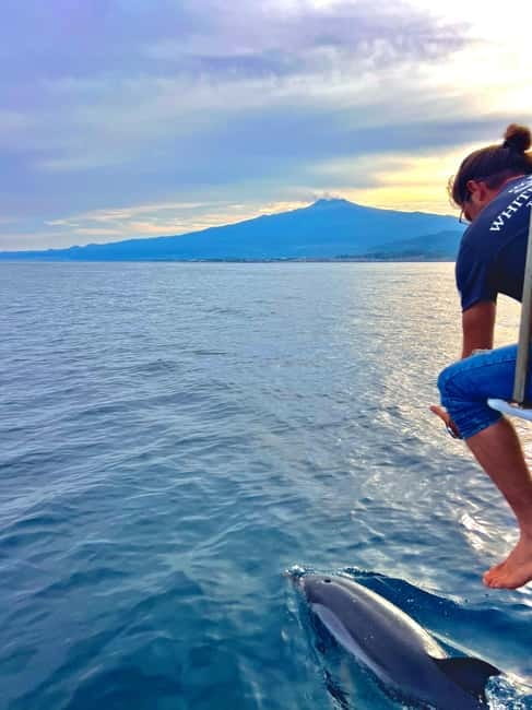 Taormina: Dolphin Tour and Sunset Aperitif Boat Tour - Why a sunset boat ride fits Taormina so well