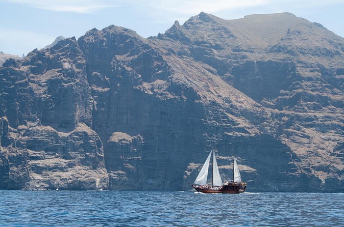 Tenerife : Whales and Dolphins with Food and Bath in Los Gigantes - A generous lunch served on the boat