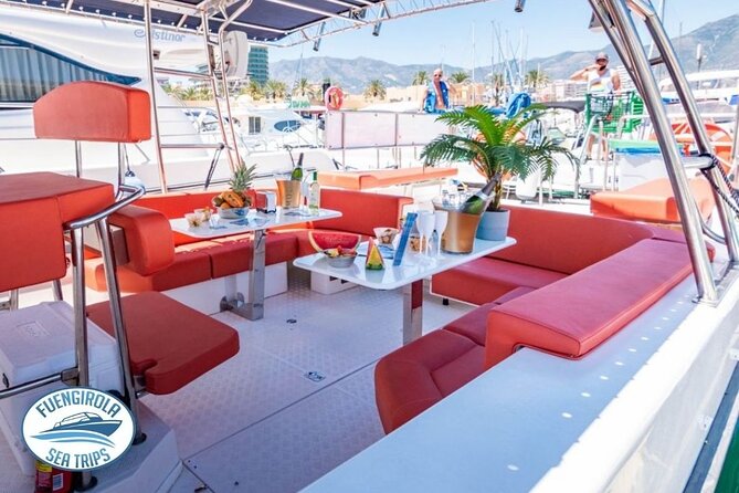 Walk and dolphin watching in Fuengirola + 1 drink - What the included drink is really worth